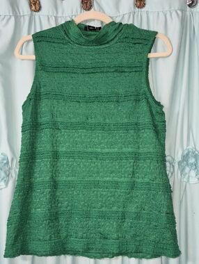 AGB Green high neck tiered Ruffled Textured Semi Sheer Lined Sleeveless Top Sz S